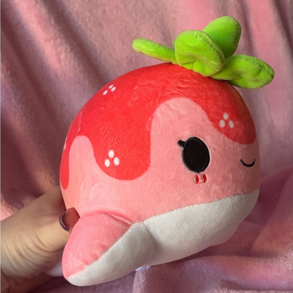 Tasty peach Aurora plush narhwal